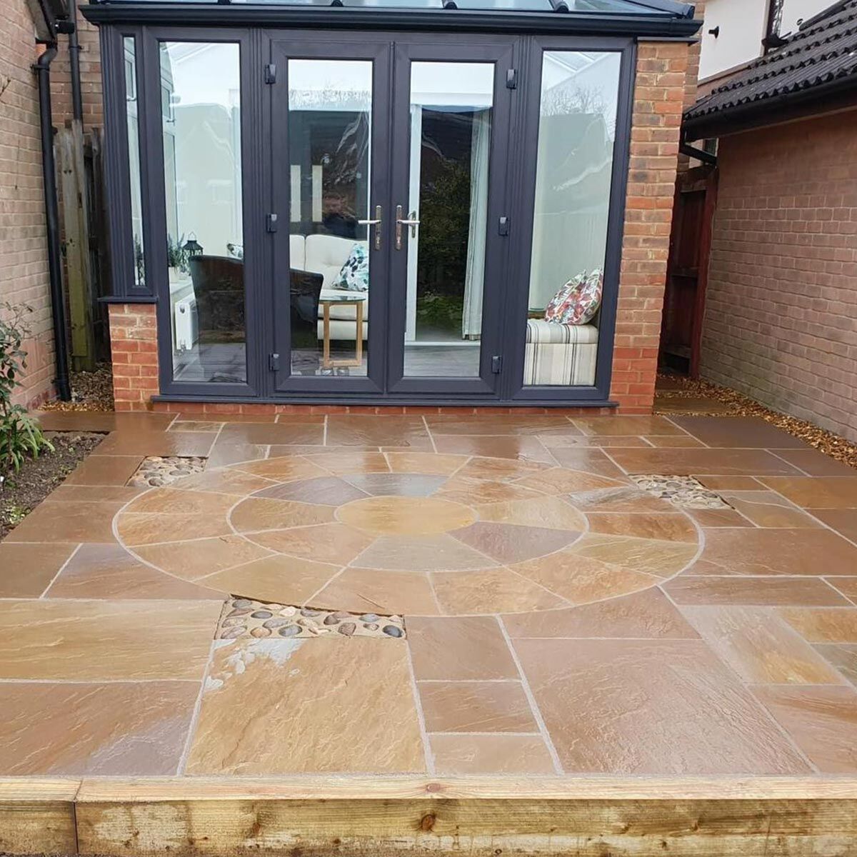 Buff Sandstone Paving Circle Indian Sandstone - Stone Paving Feature