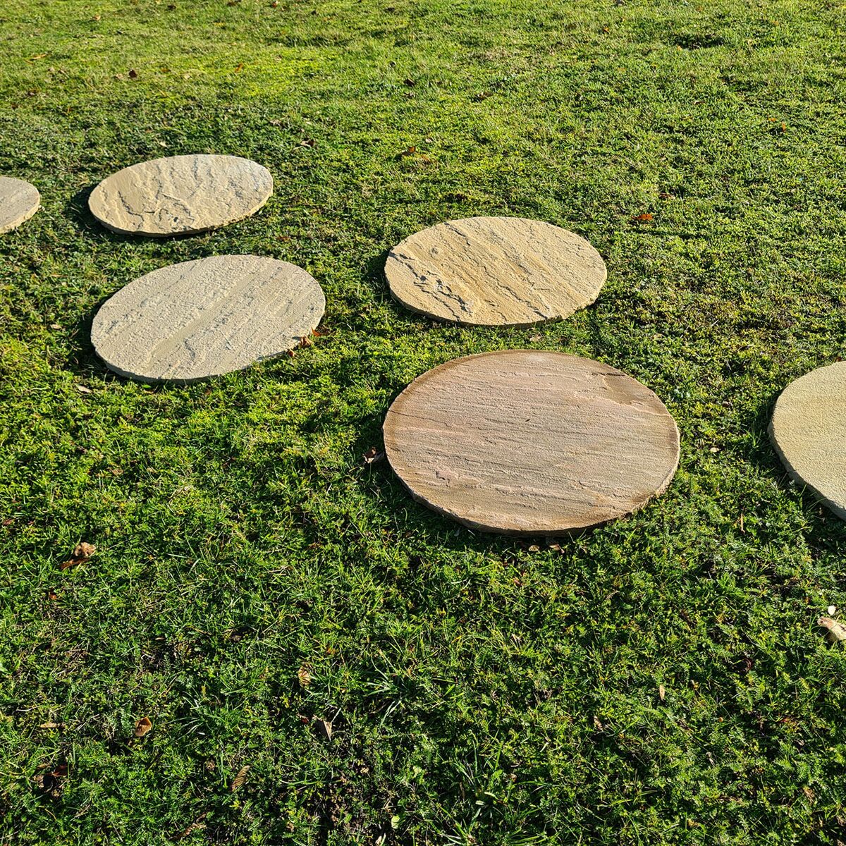 Golden Fossil Sandstone Stepping Stones (600 mm Diameter) - Round Stones (40 Circle Pieces)
