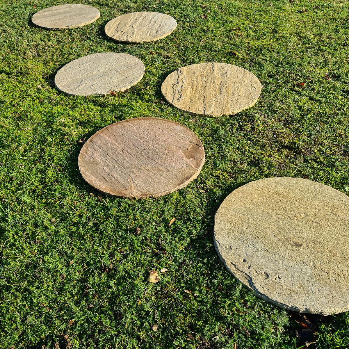 Golden Fossil Sandstone Stepping Stones (600 mm Diameter) - Round Stones (40 Circle Pieces)