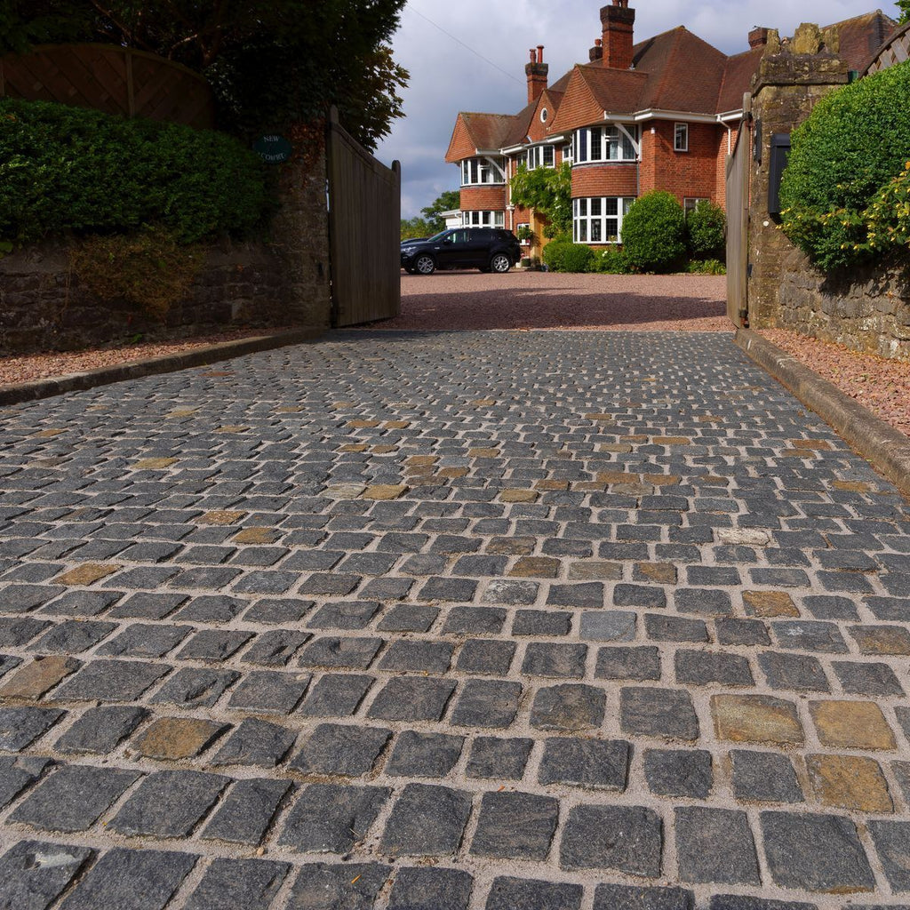 Black Granite Setts - Driveway Stone Block Paving (100 x 100 mm)