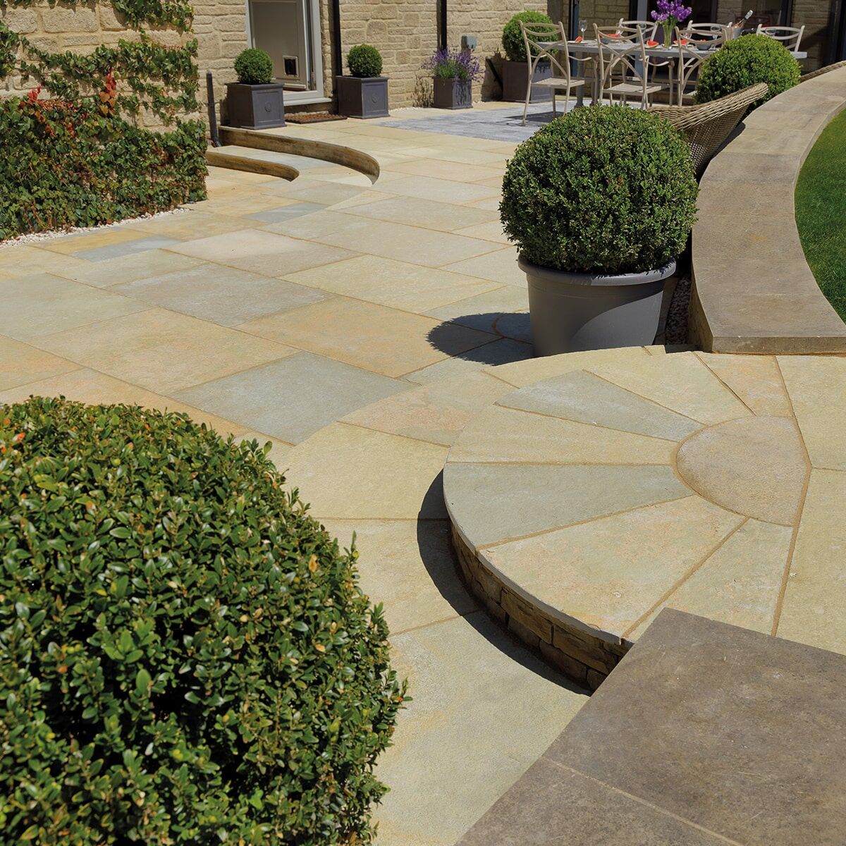 Abbey Sawn Light Grey Limestone Paving Slabs - Light Grey/Light Golden