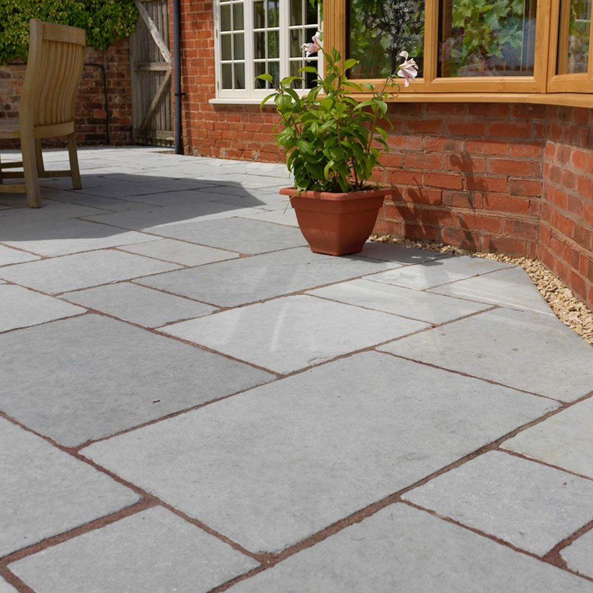 Denby Flagstones - Tumbled Limestone Paving Tudor Antique - Stone Paving Slabs