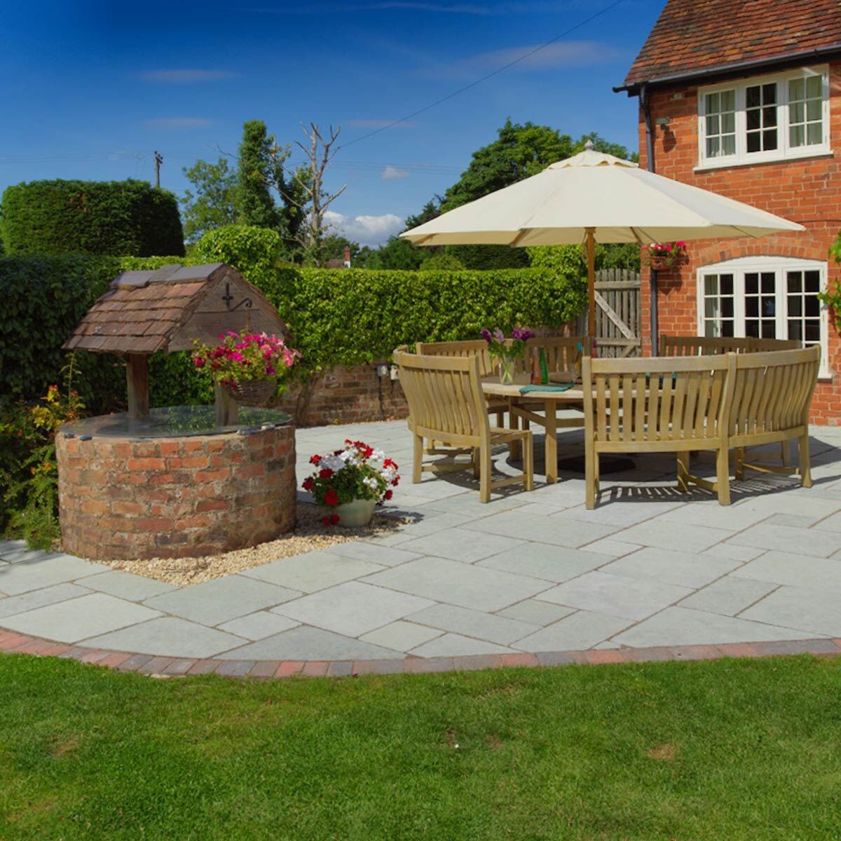 Denby Flagstones - Tumbled Limestone Paving Tudor Antique - Stone Paving Slabs