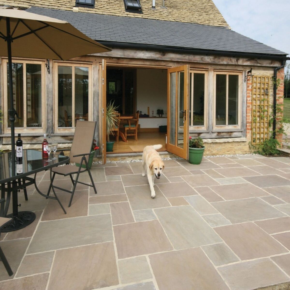 Oxford Flagstones - Tumbled Sandstone Paving - Tudor Antique - Stone Paving Slab